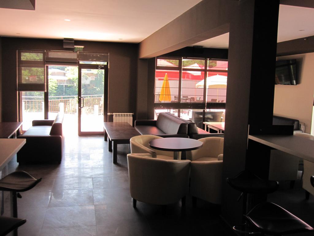 Hotel Deyanira Gorno Dryanovo Bagian luar foto
